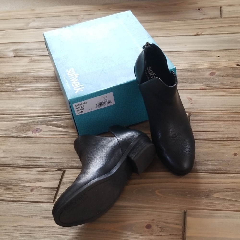 RHYLEE Black Bootie